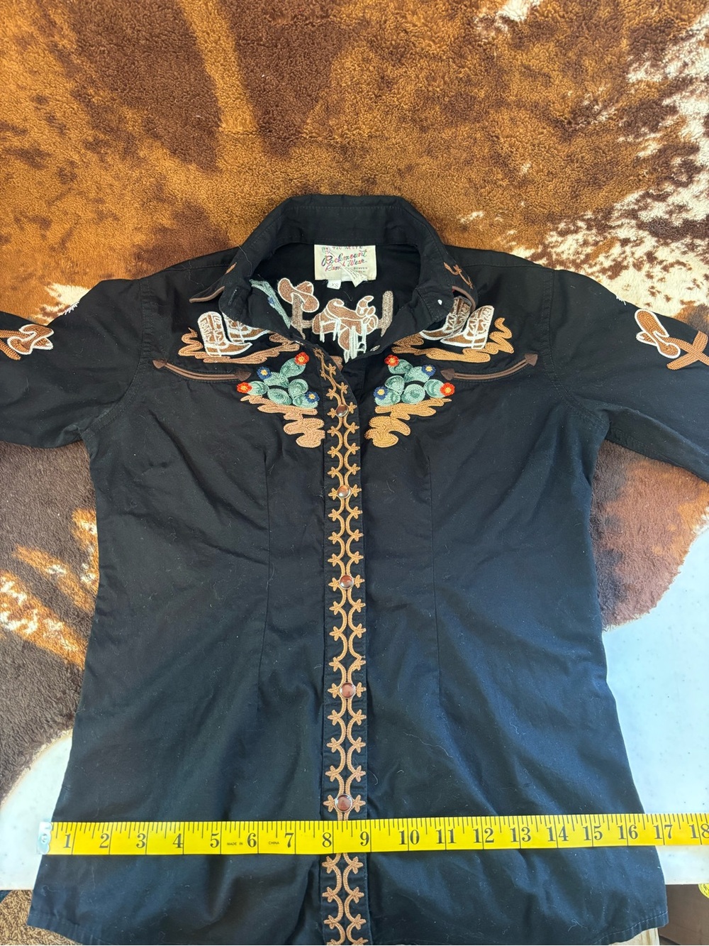 Rockmount pearl snap with intricate embroidery - Picture 8 of 8